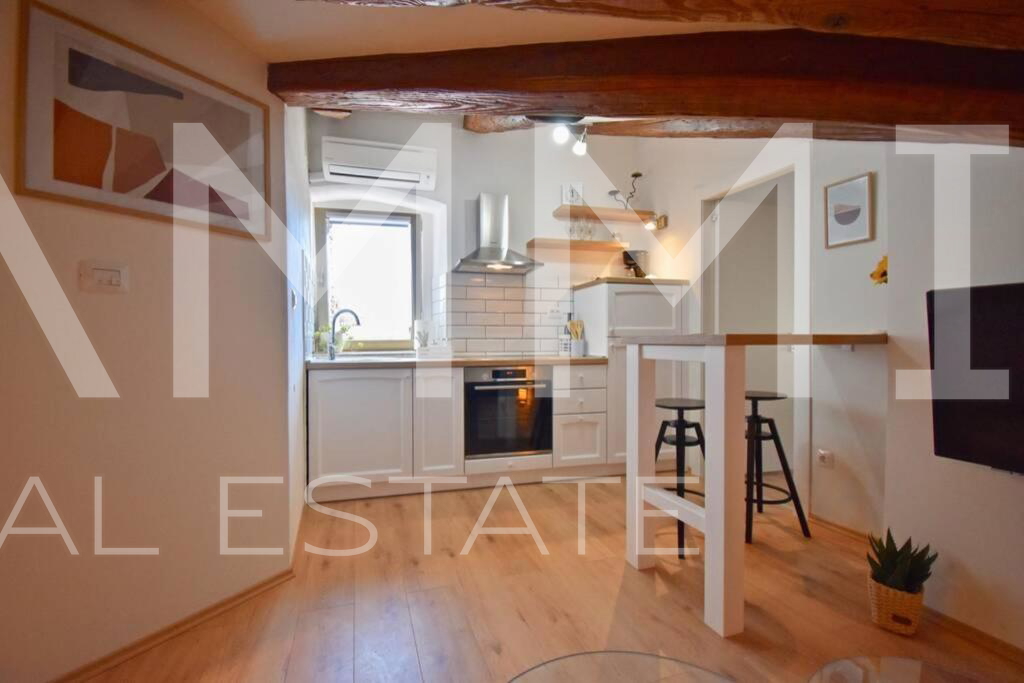 PULA&comma; CENTAR - Ekskluzivno 2 apartmana na top lokaciji