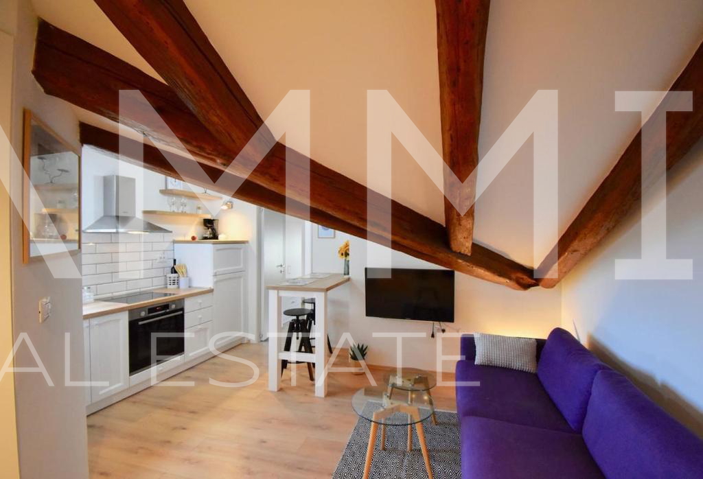 PULA&comma; CENTAR - Ekskluzivno 2 apartmana na top lokaciji