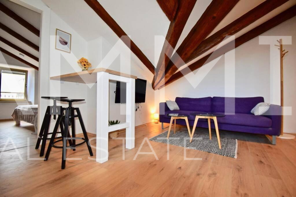 PULA&comma; CENTAR - Ekskluzivno 2 apartmana na top lokaciji