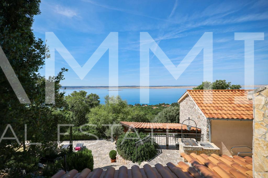 SJEVERNA DALMACIJA&comma; TRIBANJ - Unikanta kamena vila s panoramskim pogledom na more