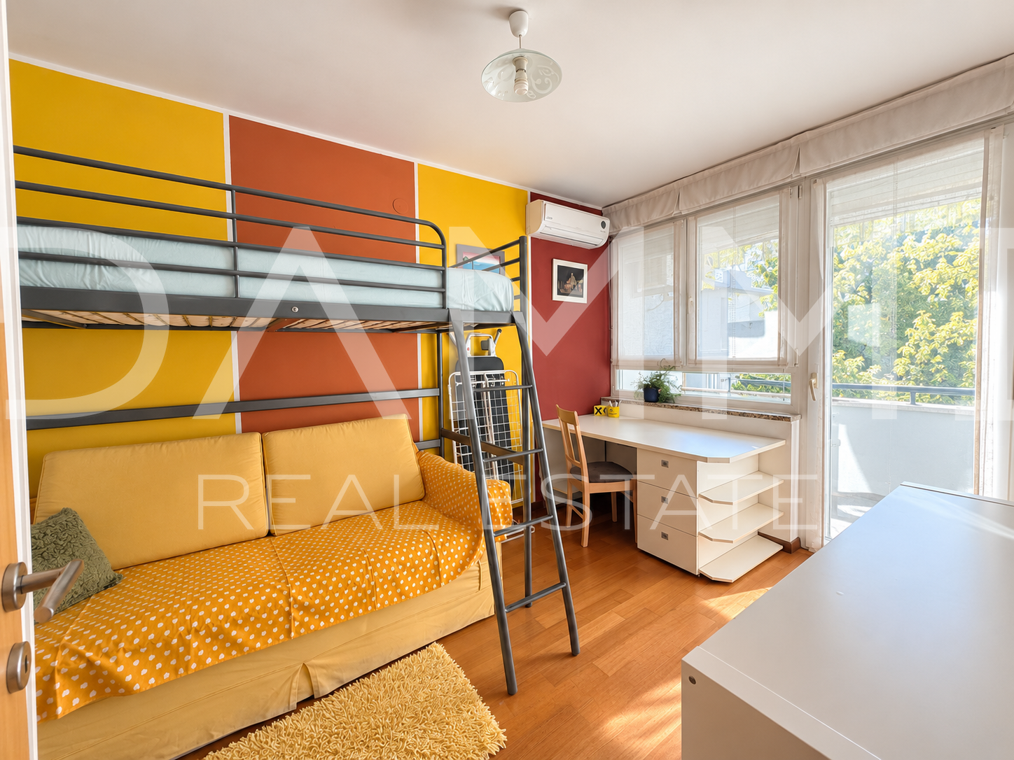 Pula &ndash; centar 61&comma;85 m&sup2;&comma; 2 spava&cacute;e sobe i 2 balkona-potpuno namje&scaron;ten i useljiv