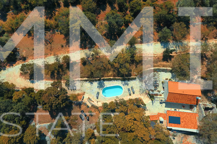 SJEVERNA DALMACIJA&comma; TRIBANJ - Unikanta kamena vila s panoramskim pogledom na more