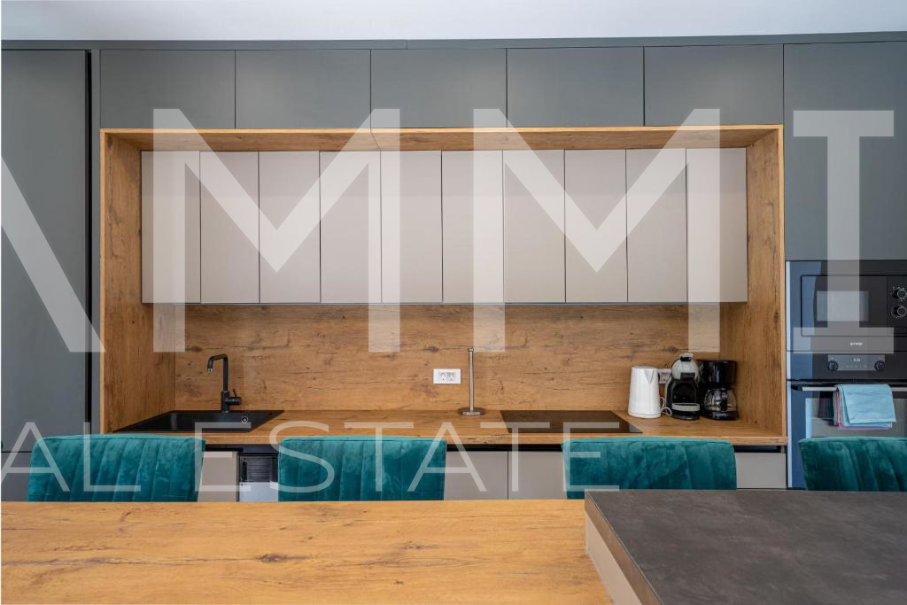 Luxury villa with a swimming pool in Medulin