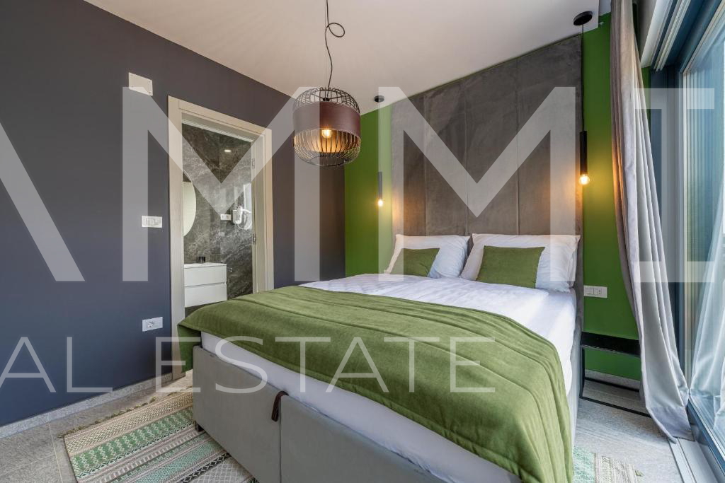 Luxury villa with a swimming pool in Medulin