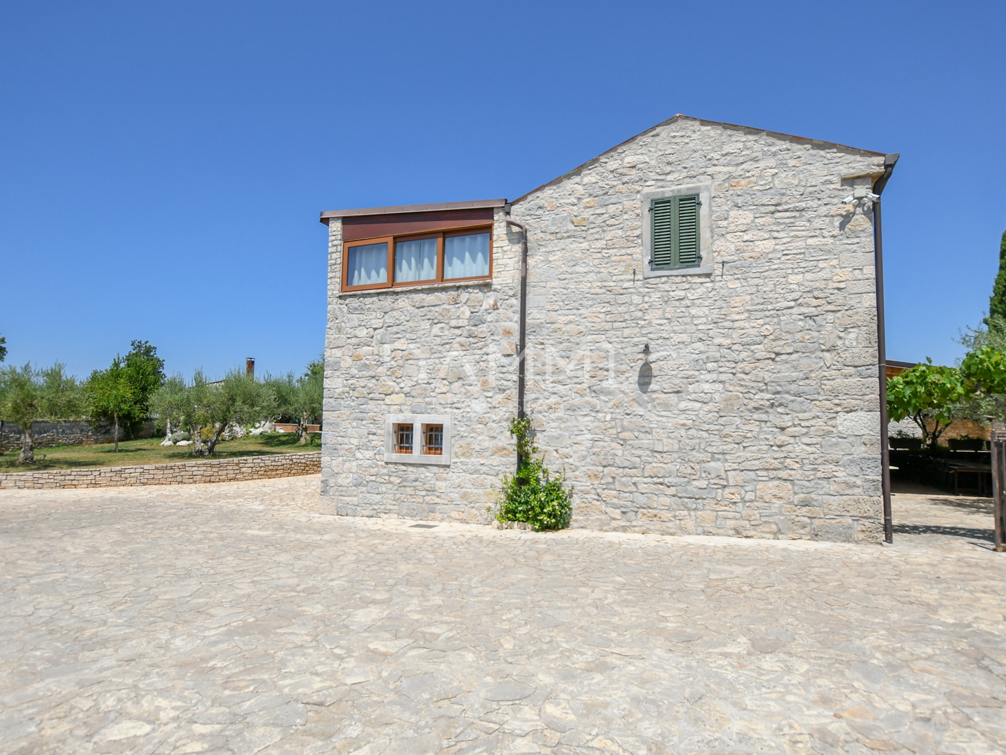 POREČ, TAR - Steinhaus mit Schwimmbad und Restaurant