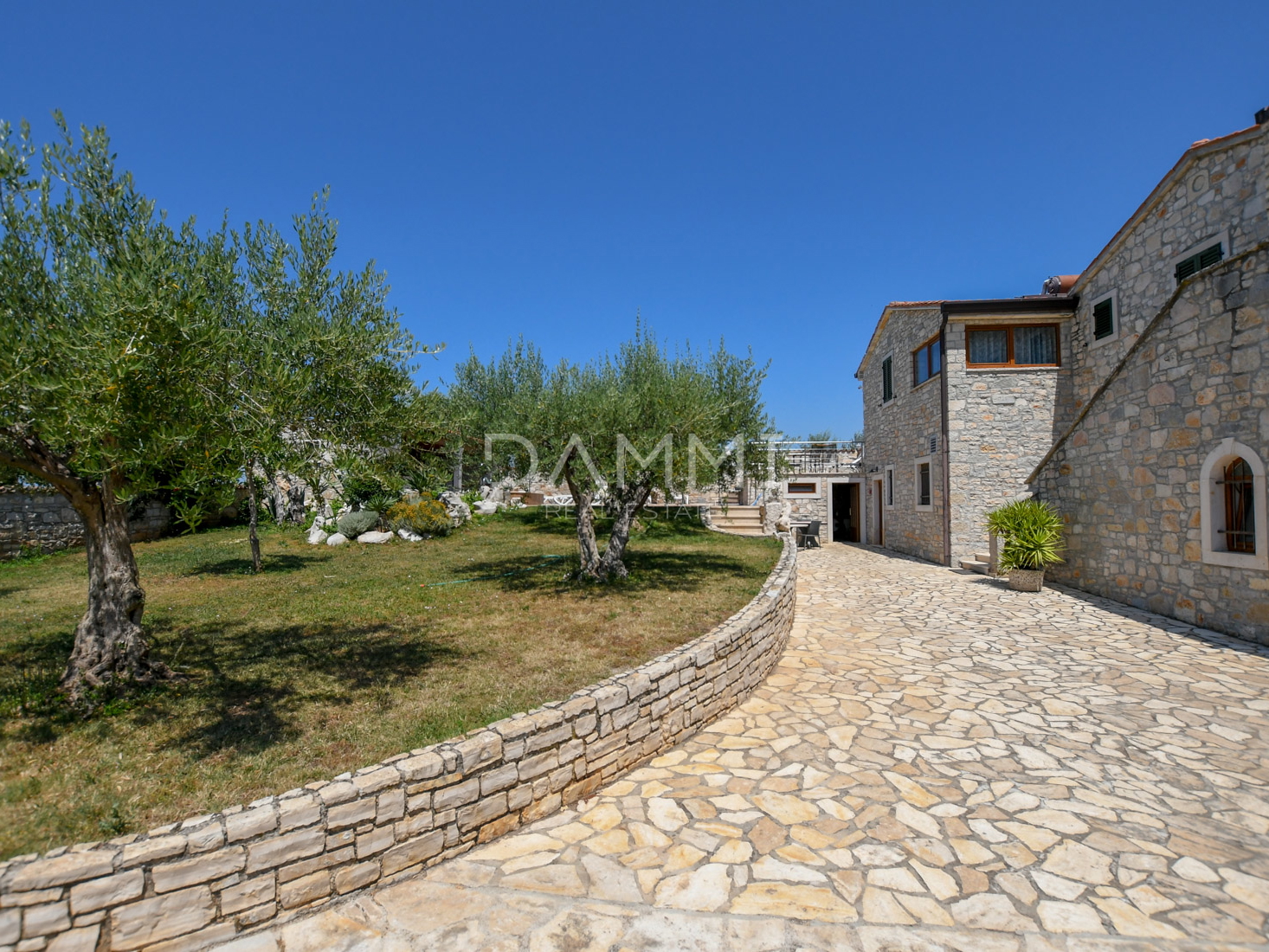 POREČ, TAR - Steinhaus mit Schwimmbad und Restaurant