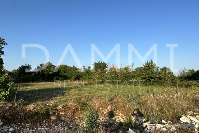 ISTRIA, MARČANA - Building plot 630m2 with project for house with pool