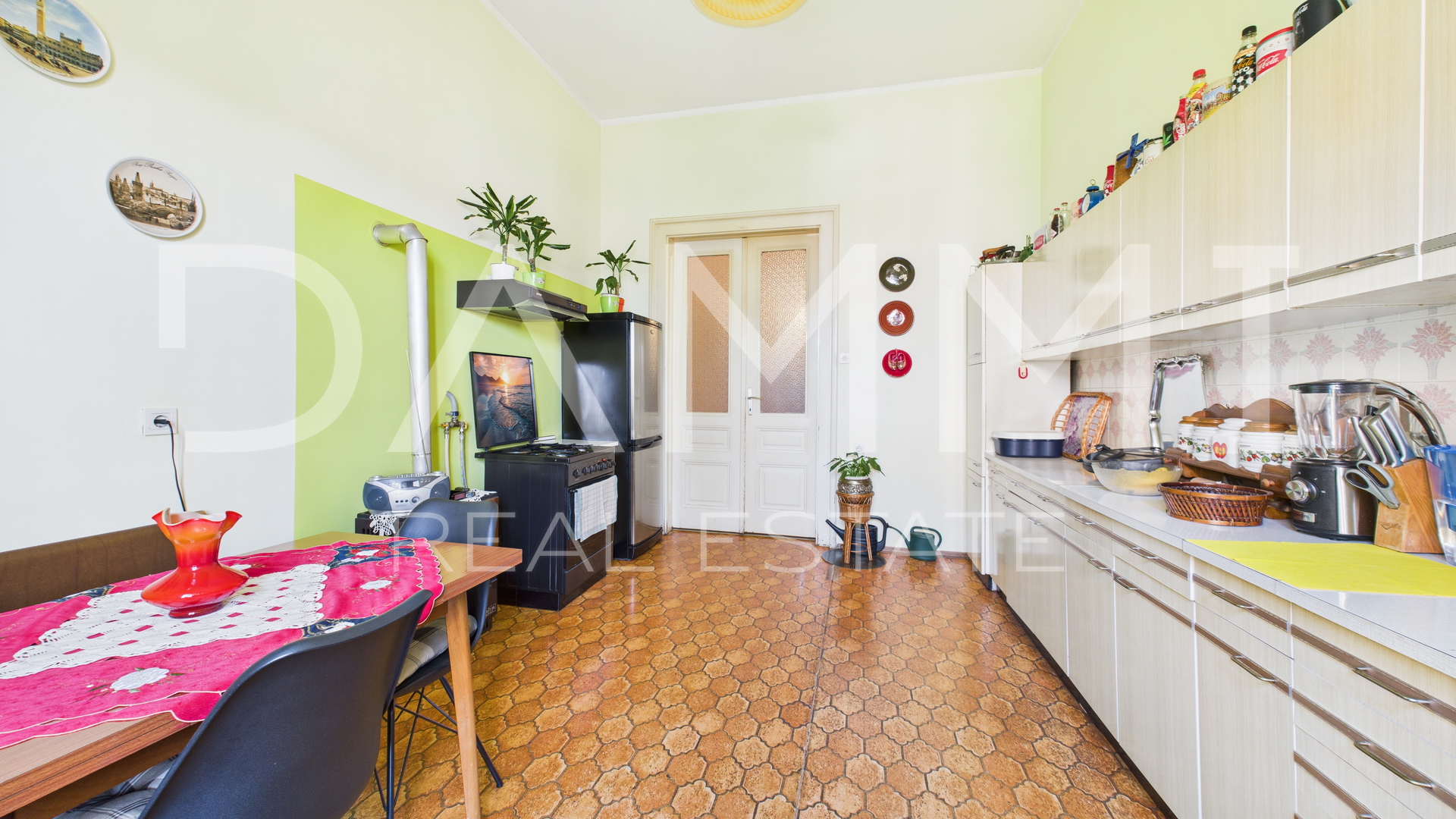 Istra - Pula&comma; centar - savr&scaron;en stan u austrougarskoj vili