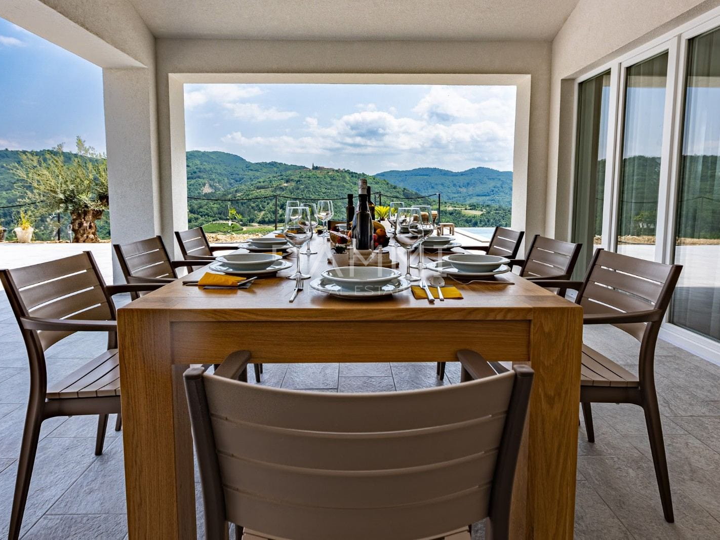 ISTRIEN, DRAGUĆ - ATTRAKTIVE VILLA IN SEKUNDÄRBLICK MIT UNBERÜHRTER NATURBLICK