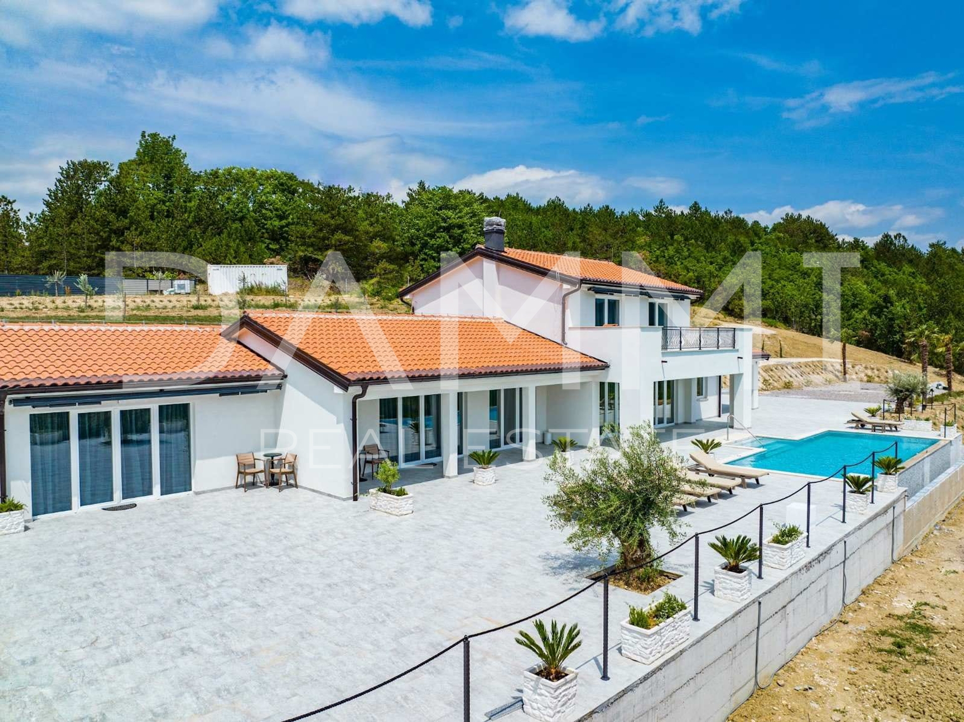 ISTRIA, DRAGUĆ - AFFASCINANTE VILLA IN VISTA SECONDARIA CON VISTA NATURA INCONTAMINATA