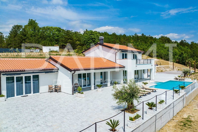 ISTRIA, DRAGUĆ - ATTRACTIVE VILLA IN A HIDDEN PLACE WITH AN UNTOUCHED NATURE VIEW