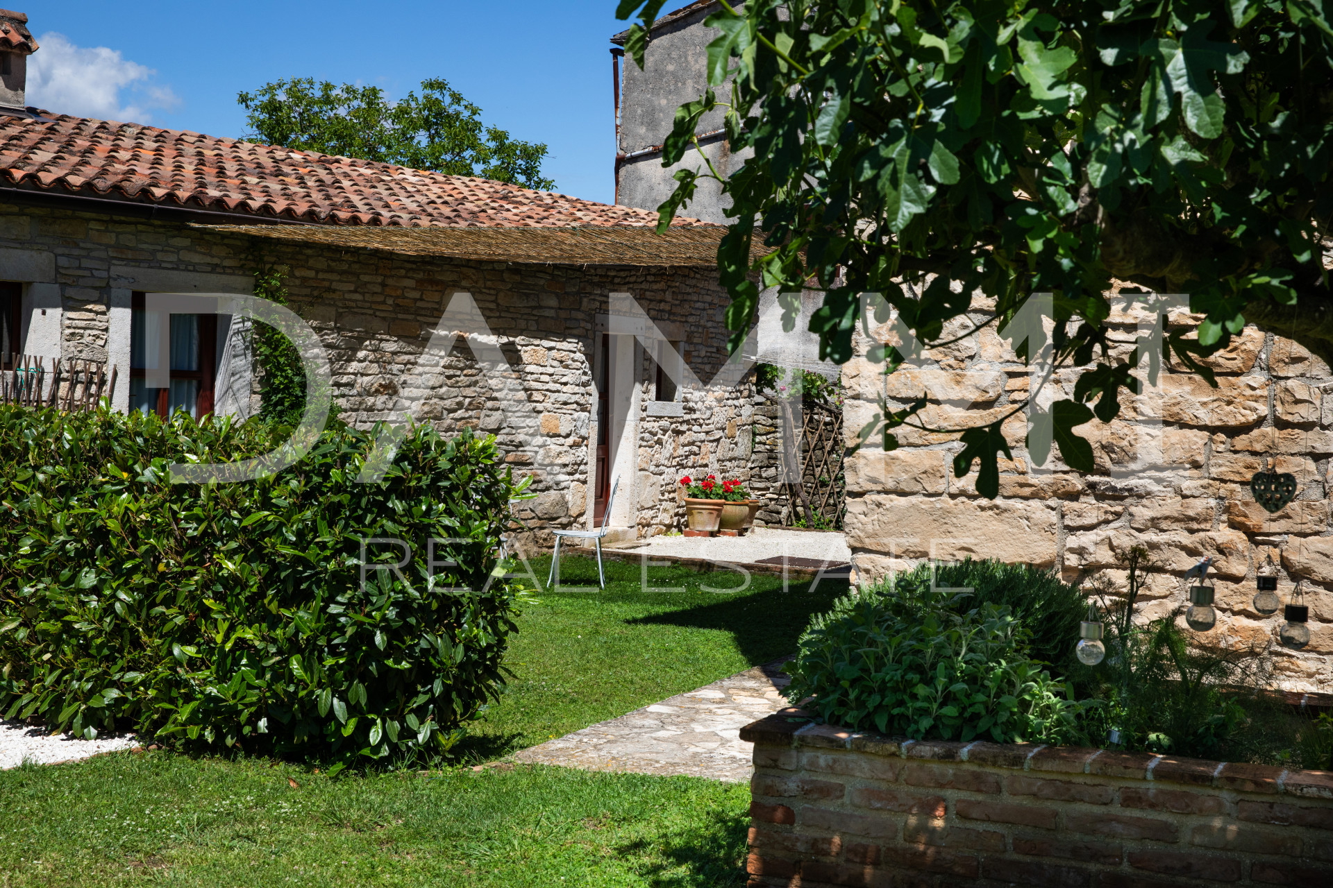 ISTRA&comma; KANFANAR- Tradicionalna Istarska ku&cacute;a s bazenom