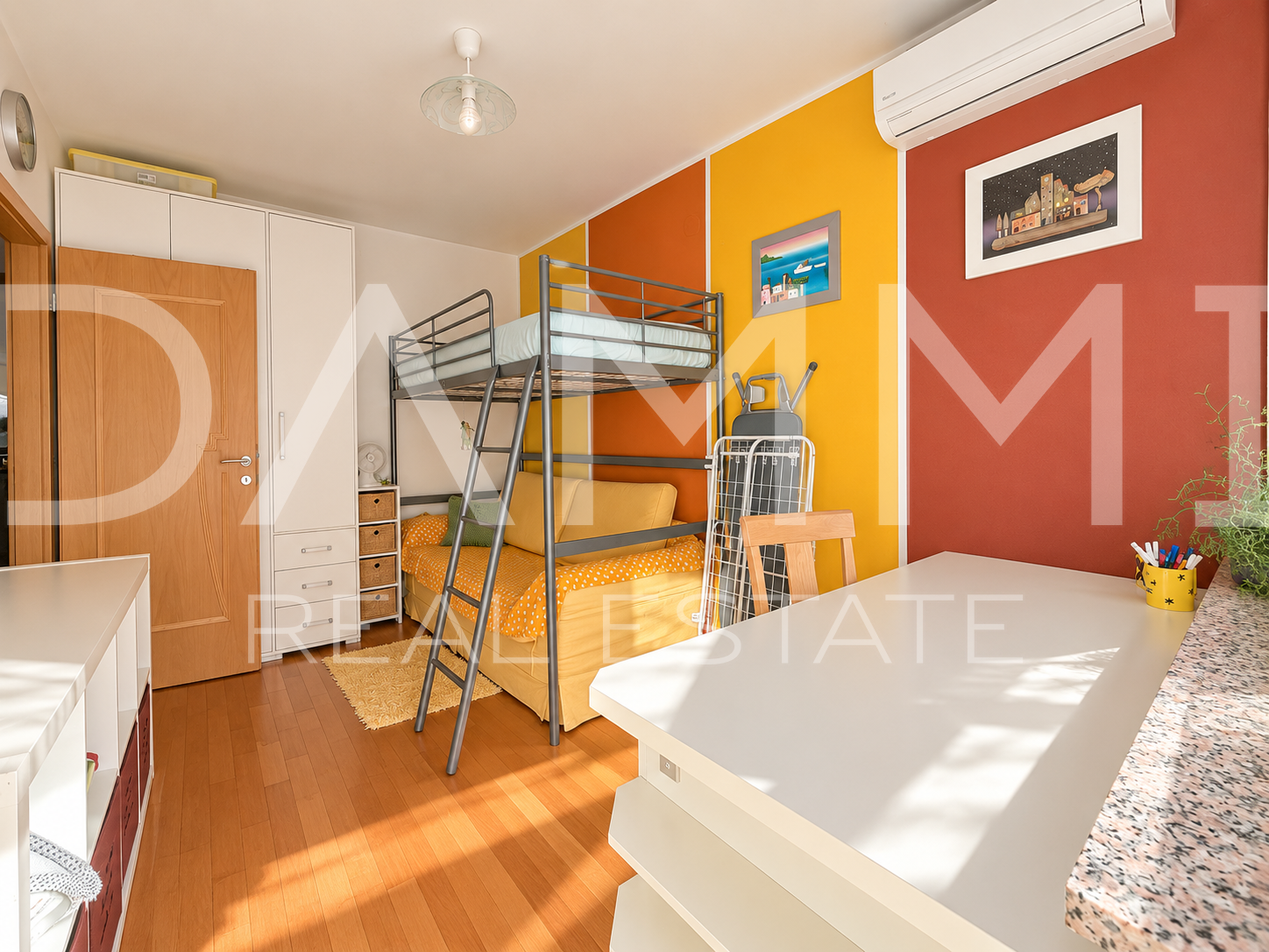 Pula &ndash; centar 61&comma;85 m&sup2;&comma; 2 spava&cacute;e sobe i 2 balkona-potpuno namje&scaron;ten i useljiv