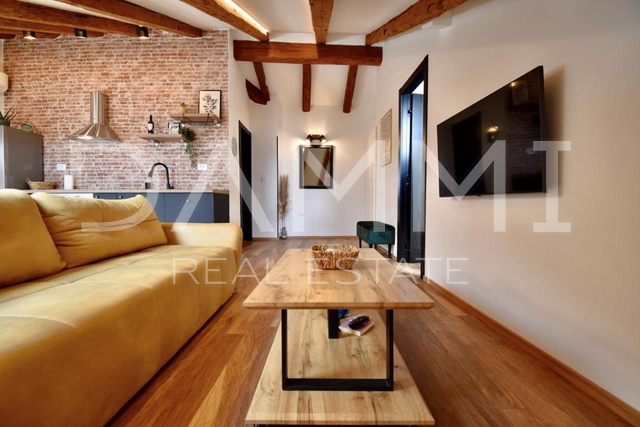 PULA, CENTAR - Ekskluzivno 2 apartmana na top lokaciji