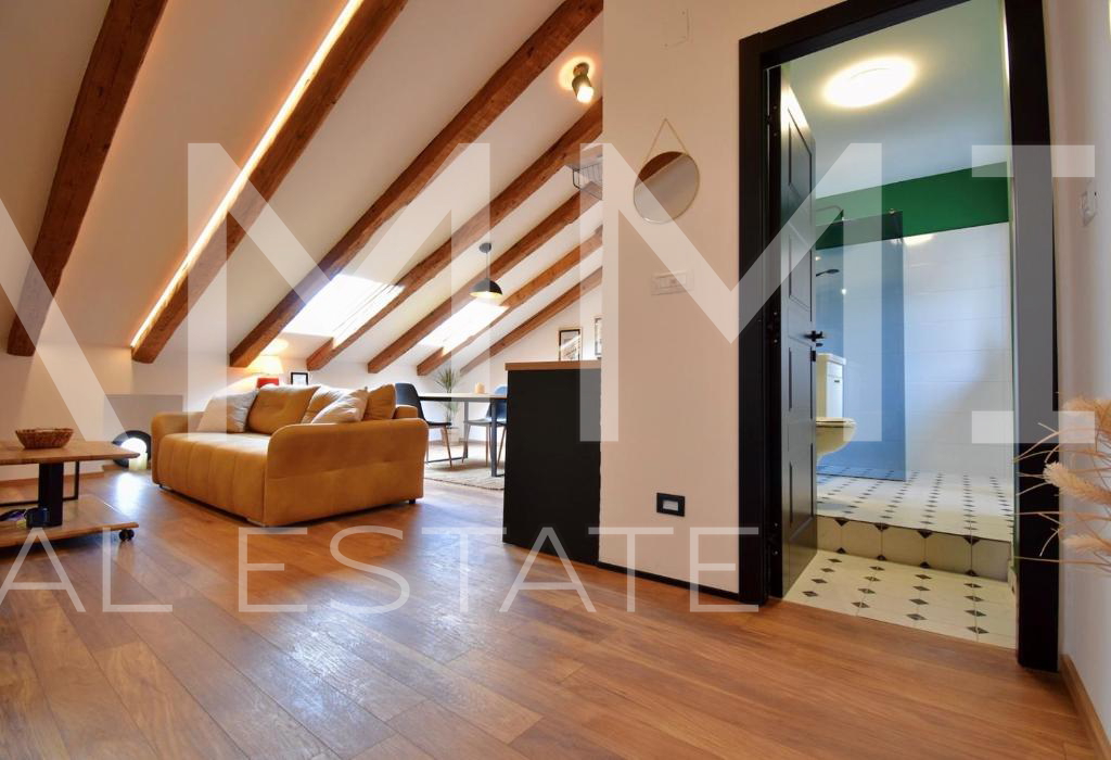 PULA&comma; CENTAR - Ekskluzivno 2 apartmana na top lokaciji