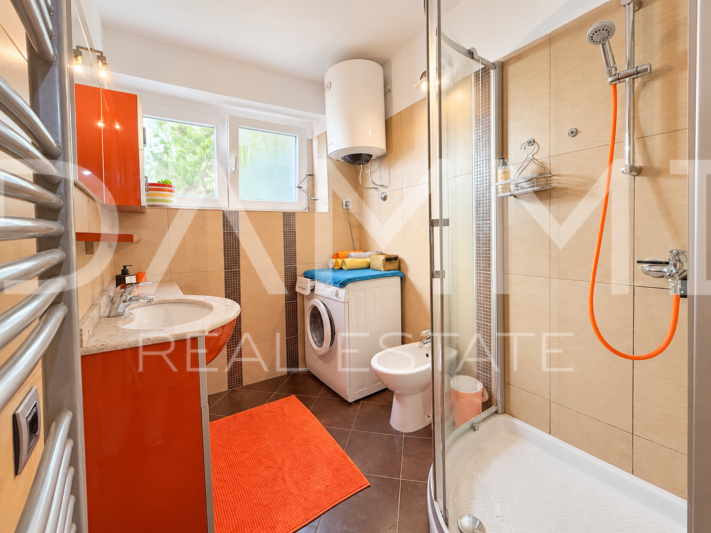 Pula &ndash; centar 61&comma;85 m&sup2;&comma; 2 spava&cacute;e sobe i 2 balkona-potpuno namje&scaron;ten i useljiv