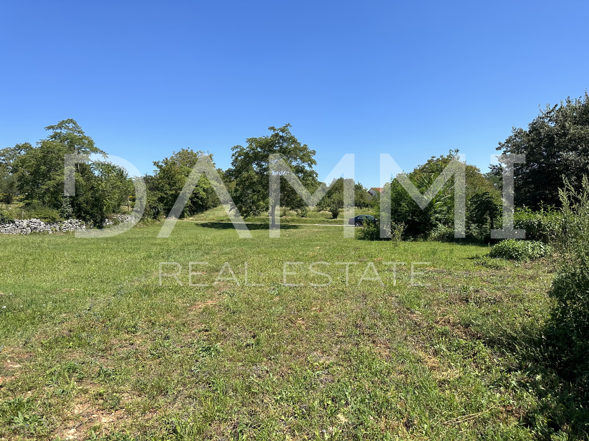 ISTRIA, ŽMINJ - BUILDING LAND IN A QUIET LOCATION