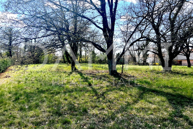 ISTRIEN, ŽMINJ - BAUGRUNDSTÜCK MIT BLICK AUF ŽMINJ