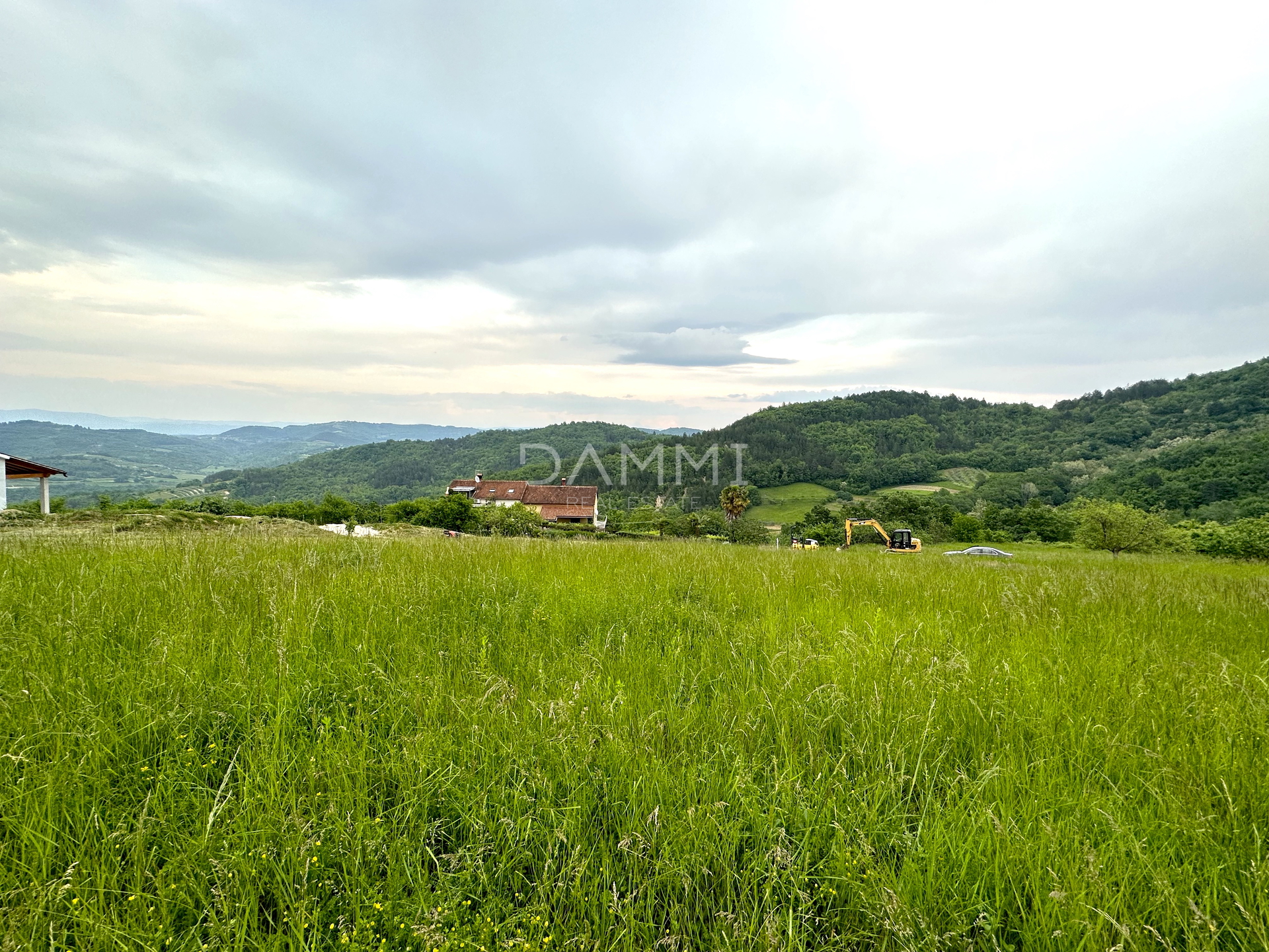 ZENTRALISTRIEN - Wunderschönes Baugrundstück mit Blick auf Butoniga