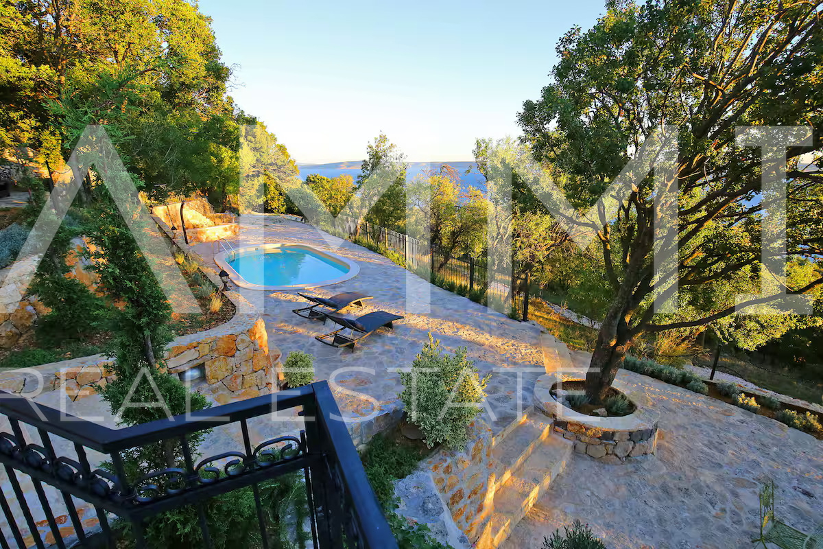 SJEVERNA DALMACIJA&comma; TRIBANJ - Unikanta kamena vila s panoramskim pogledom na more