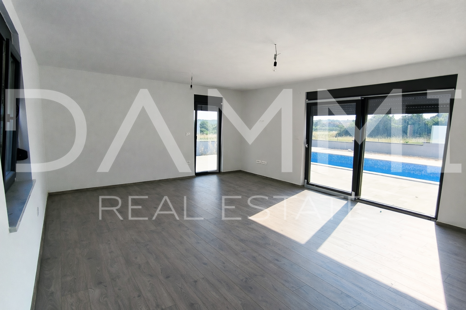 Istra - Mar&ccaron;ana&comma; ku&cacute;a s bazenom&comma; novogradnja