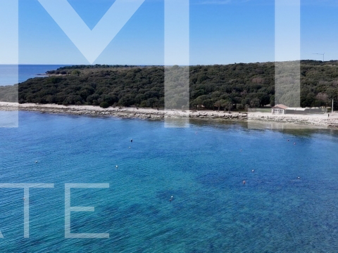 Istra&comma; Barbariga&comma; ve&cacute;e gra&dstrok;evinsko zemlji&scaron;te idealno za vi&scaron;estambenu izgradnju