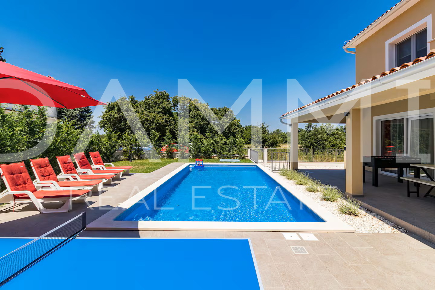 Istra&comma; Svetvin&ccaron;enat&comma; lijepa ku&cacute;a s bazenom u zelenilu