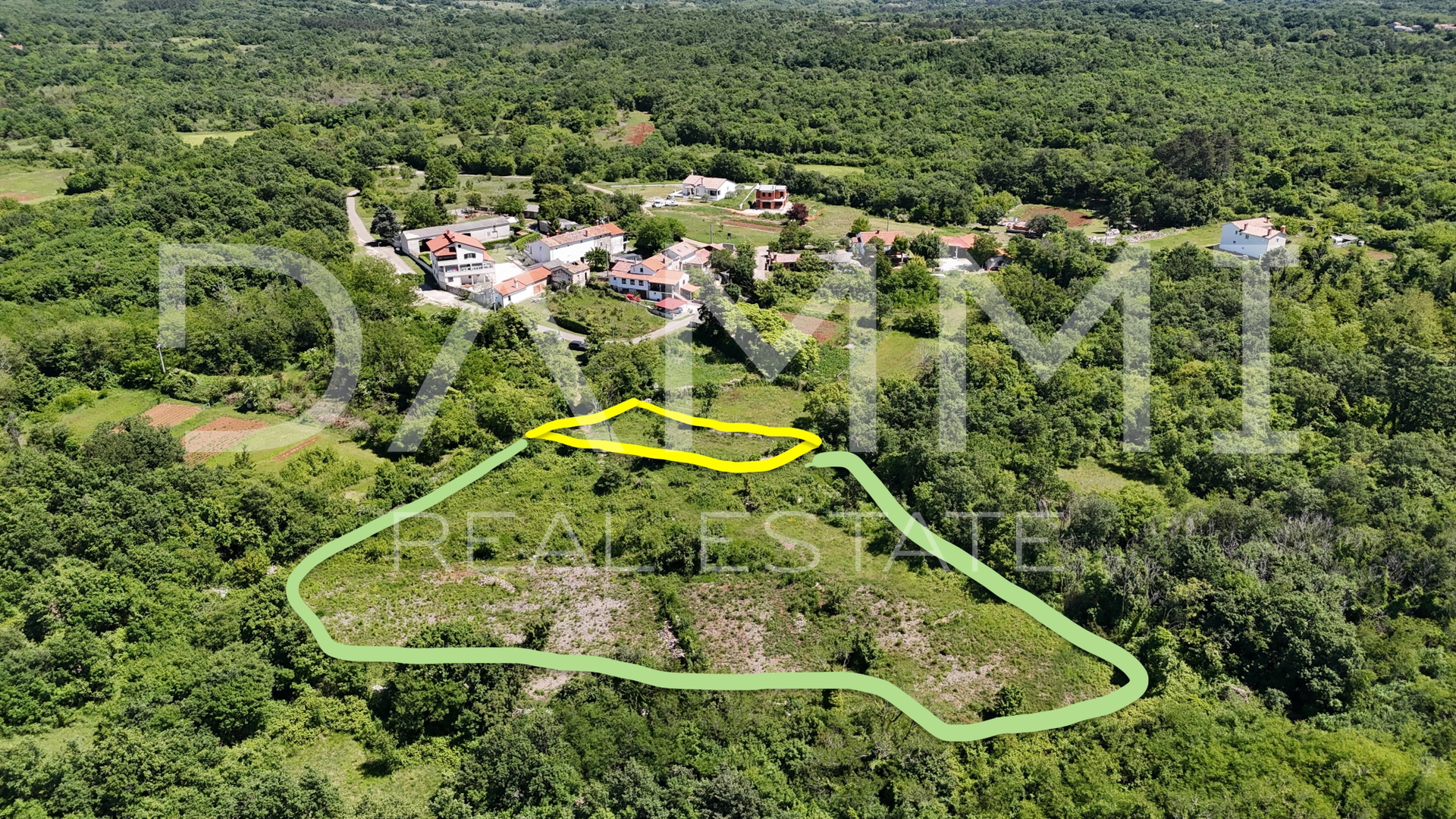 PRILIKA&excl; ISTRA&comma; PORE&Ccaron; - Prostrano zemlji&scaron;te s gra&dstrok;evinskom dozvolom