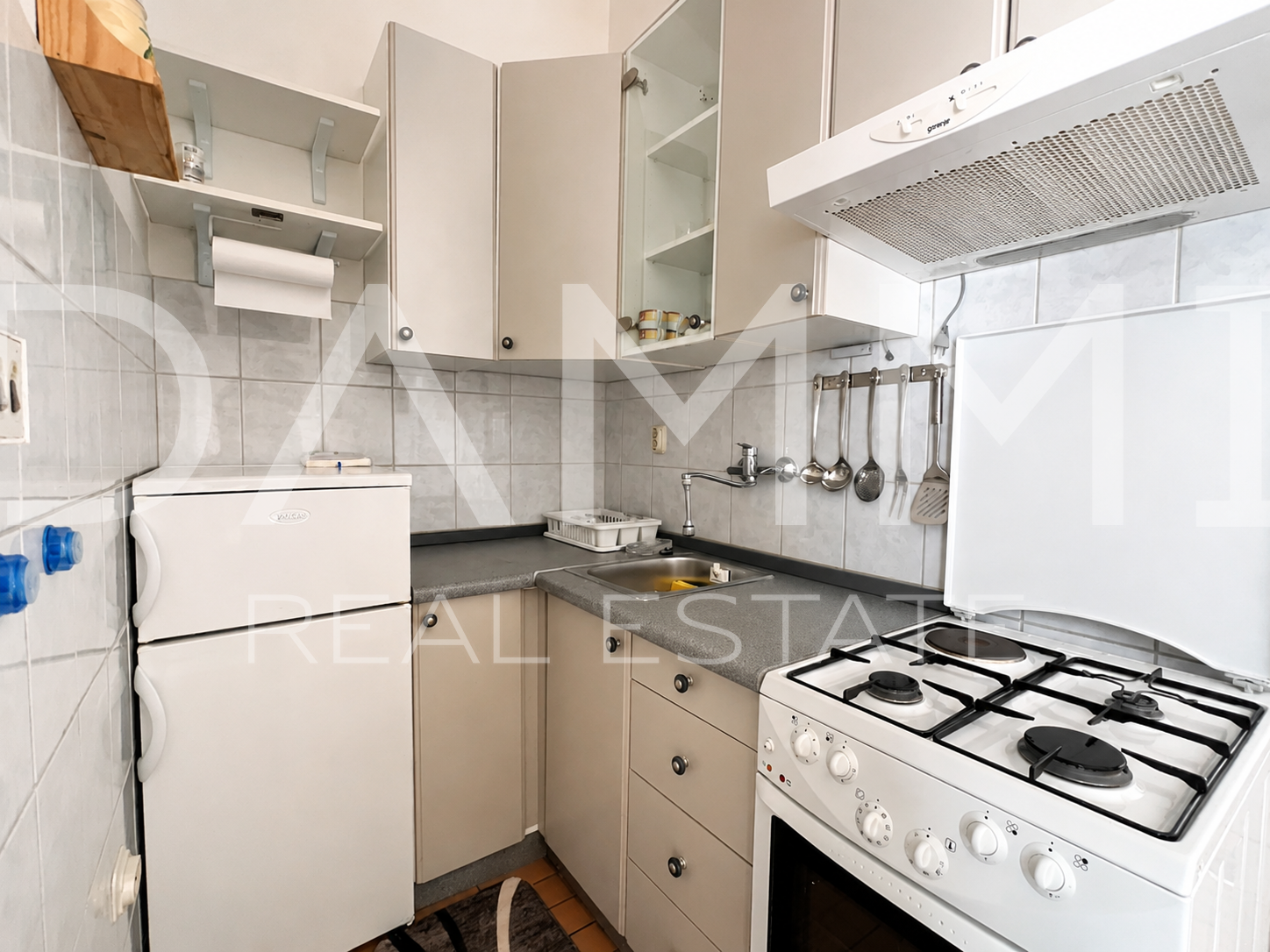 BARBARIGA &ndash; ugodan apartman s balkonom&comma; 500 m od pla&zcaron;e