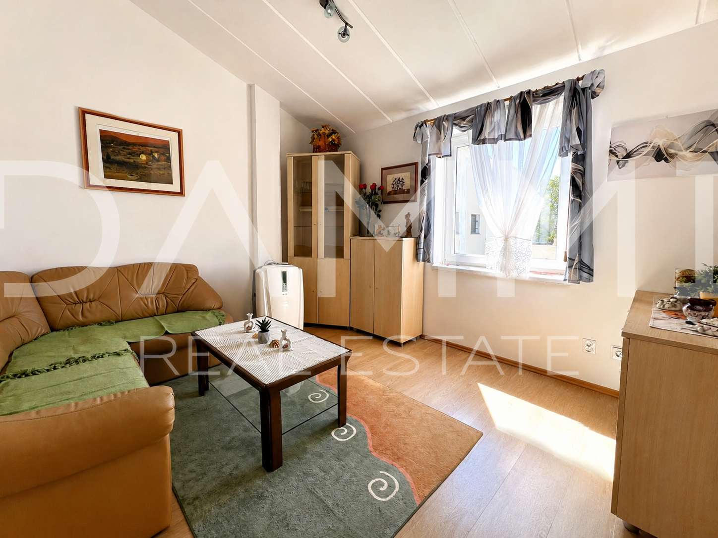 BARBARIGA &ndash; ugodan apartman s balkonom&comma; 500 m od pla&zcaron;e