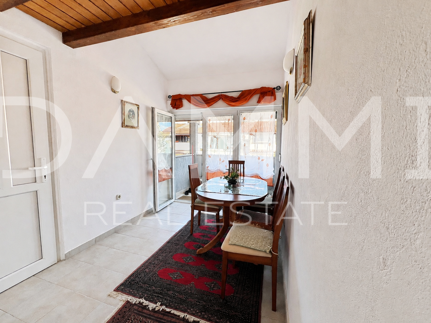 BARBARIGA &ndash; ugodan apartman s balkonom&comma; 500 m od pla&zcaron;e