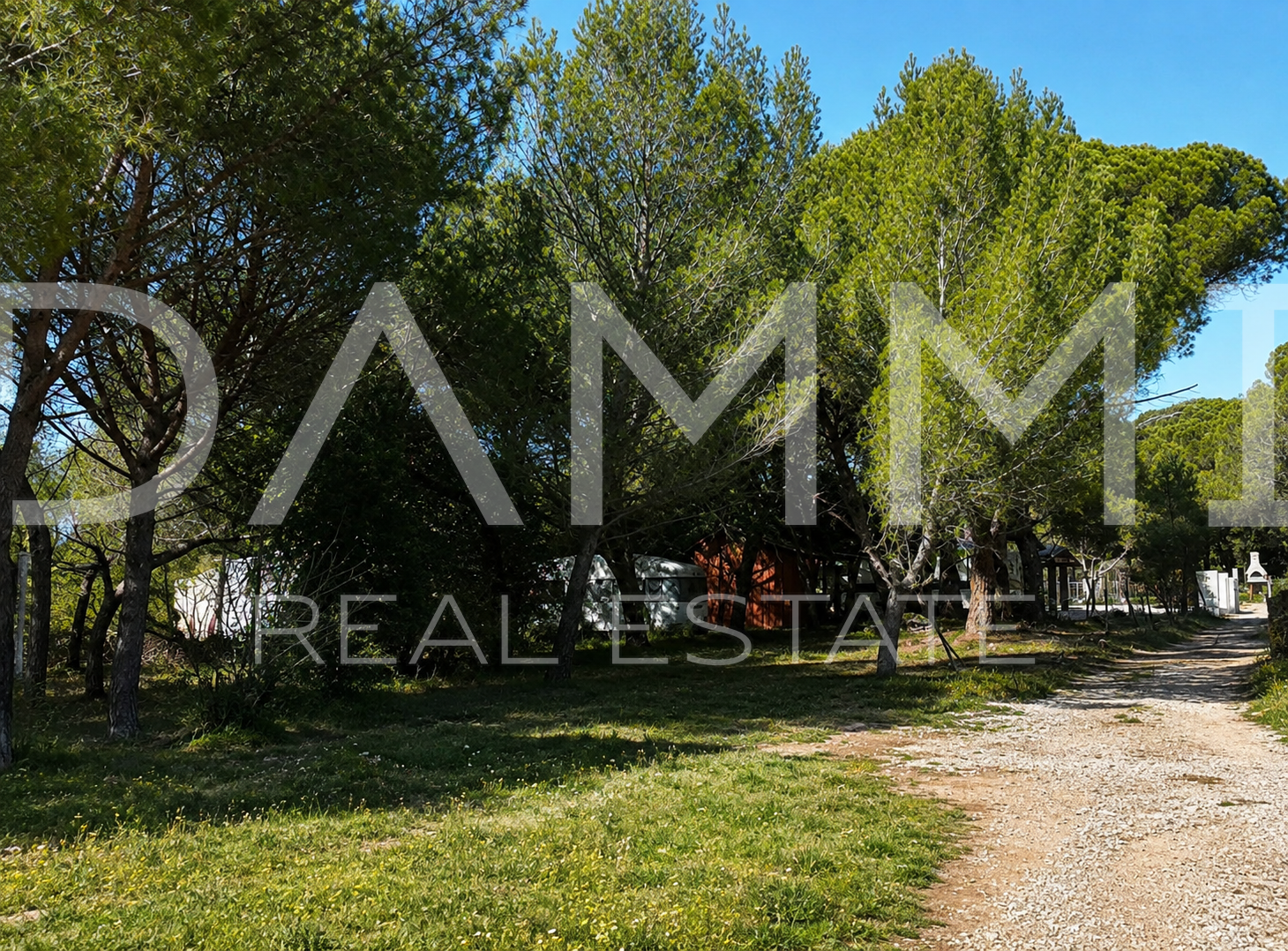 VALBANDON &ndash; ZEMLJI&Scaron;TE 187 m&sup2;&comma; 250 m OD PLA&Zcaron;E