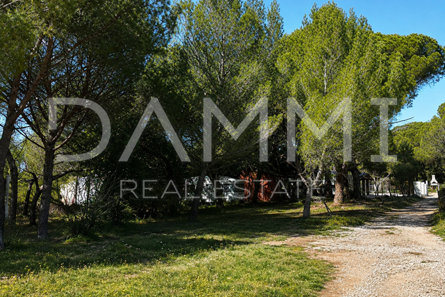 VALBANDON – ZEMLJIŠTE 187 m², 250 m OD PLAŽE