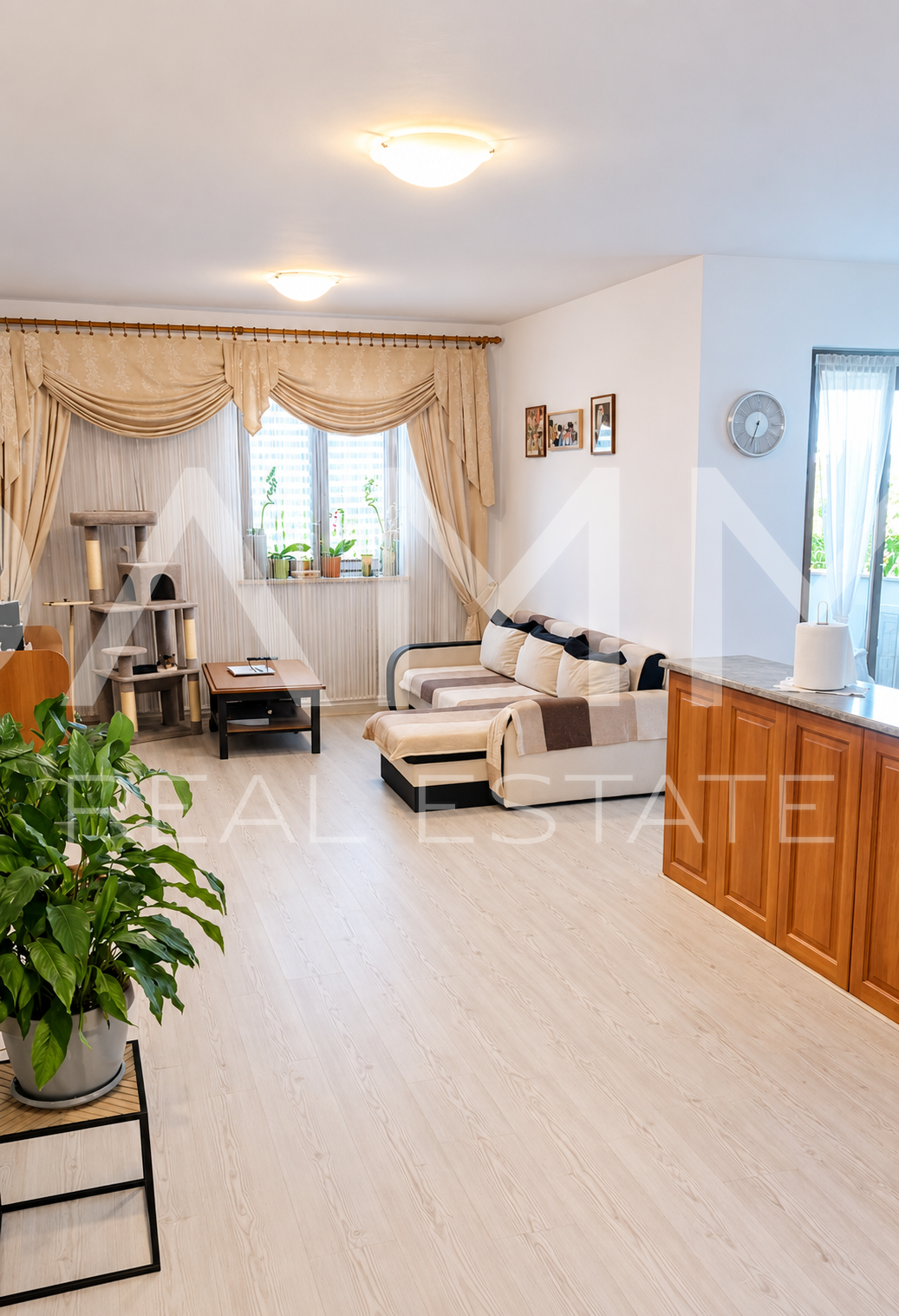 Rovinj&comma; stan podijeljen u 2 stambene jedinice&comma; odli&ccaron;na lokacija