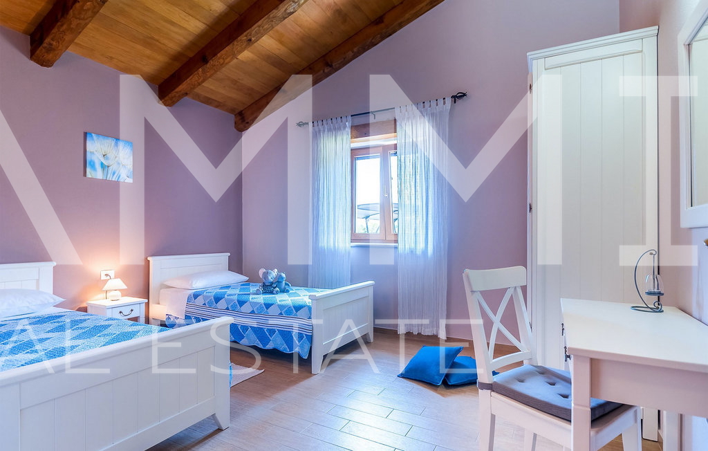 Casa, 285 m2, Vendita, Marčana