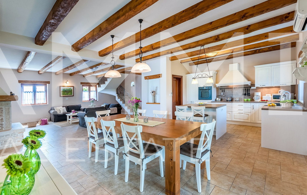 Casa, 285 m2, Vendita, Marčana