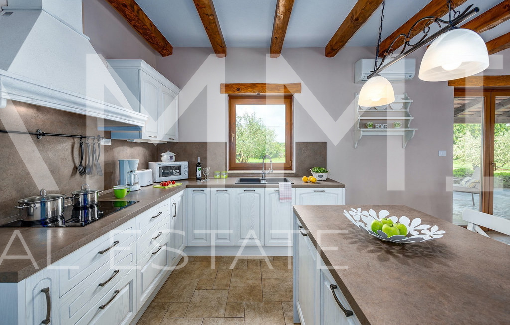 Casa, 285 m2, Vendita, Marčana