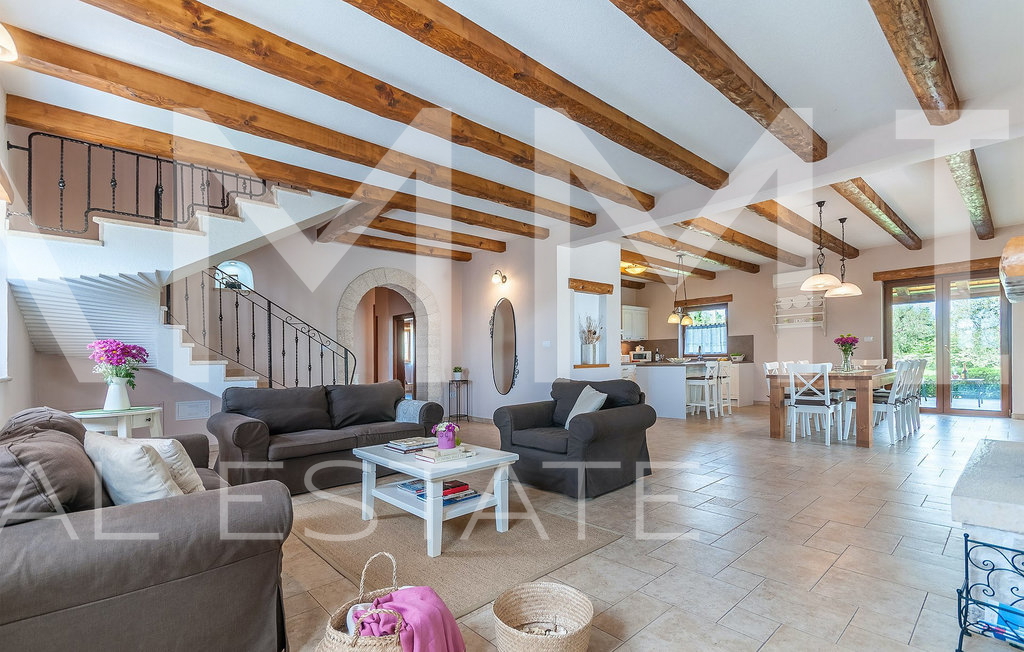 Casa, 285 m2, Vendita, Marčana