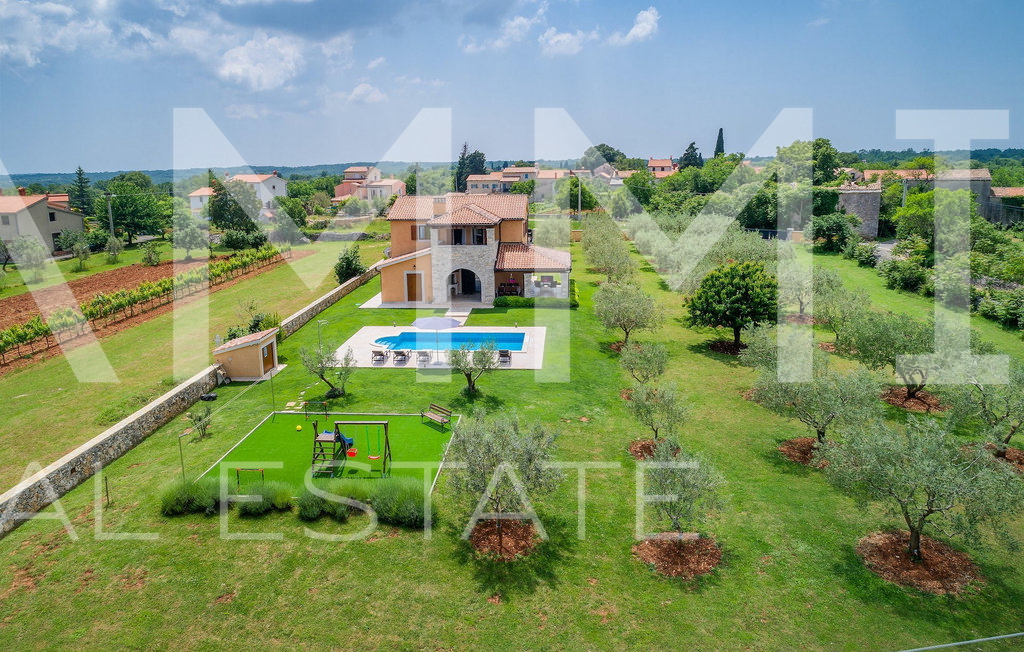 Casa, 285 m2, Vendita, Marčana
