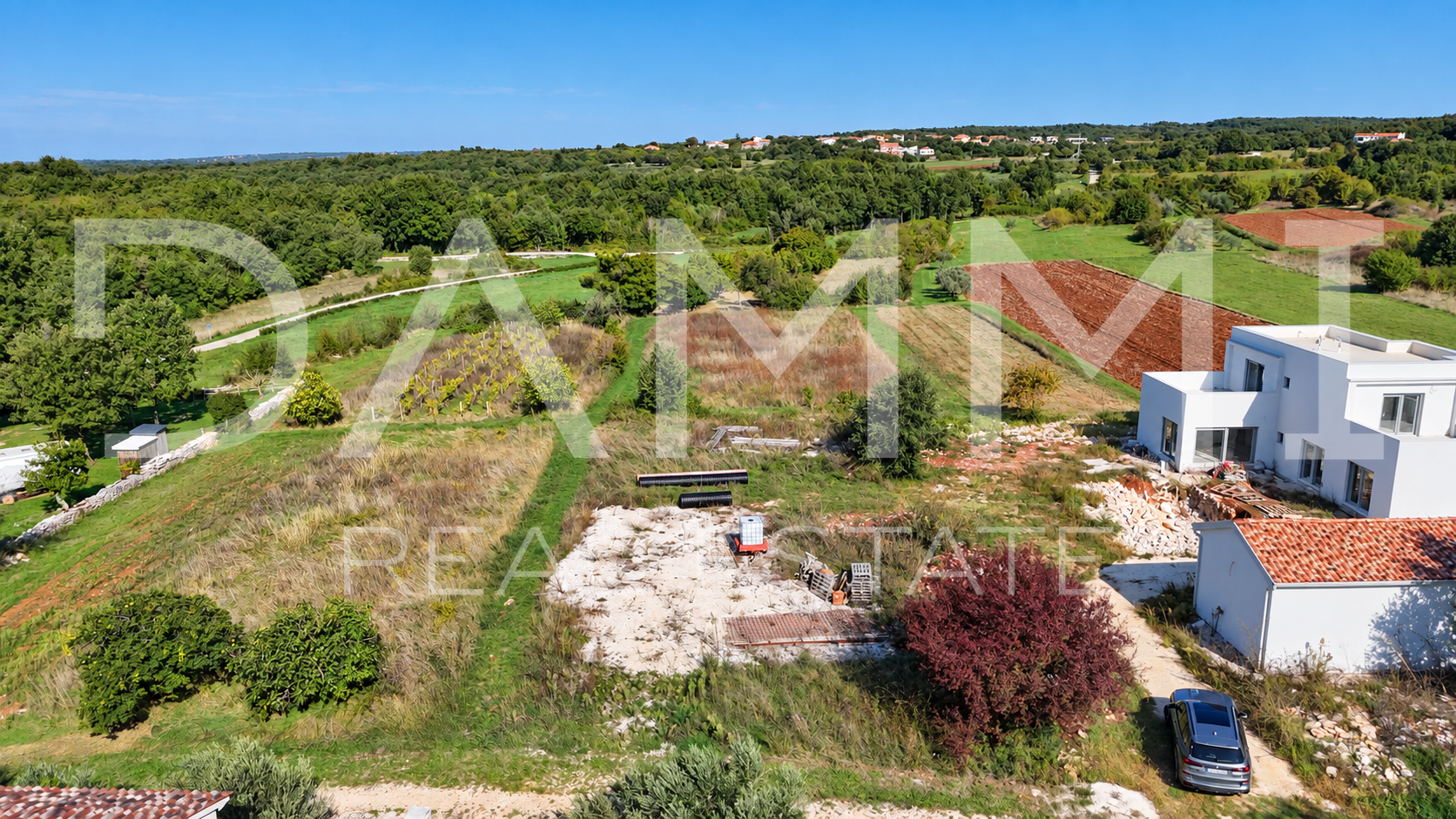 ISTRA&comma; KANFANAR - Gra&dstrok;evinsko zemlji&scaron;te s gra&dstrok;evinskom dozvolom 1080m2