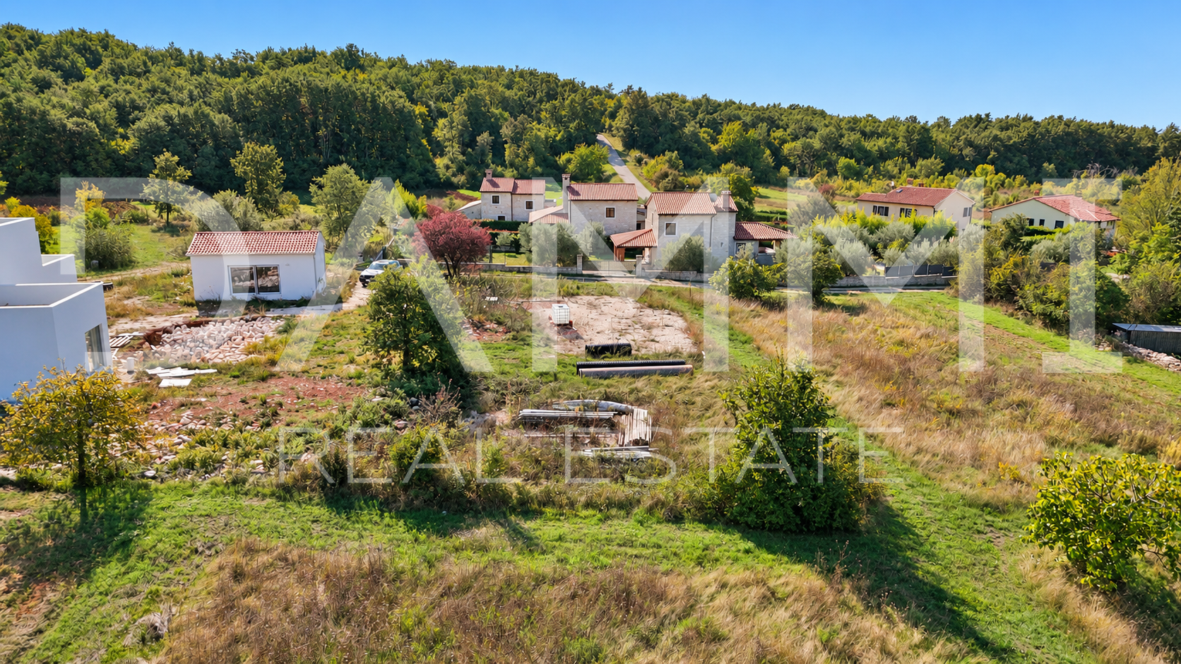 ISTRA&comma; KANFANAR - Gra&dstrok;evinsko zemlji&scaron;te s gra&dstrok;evinskom dozvolom 1080m2