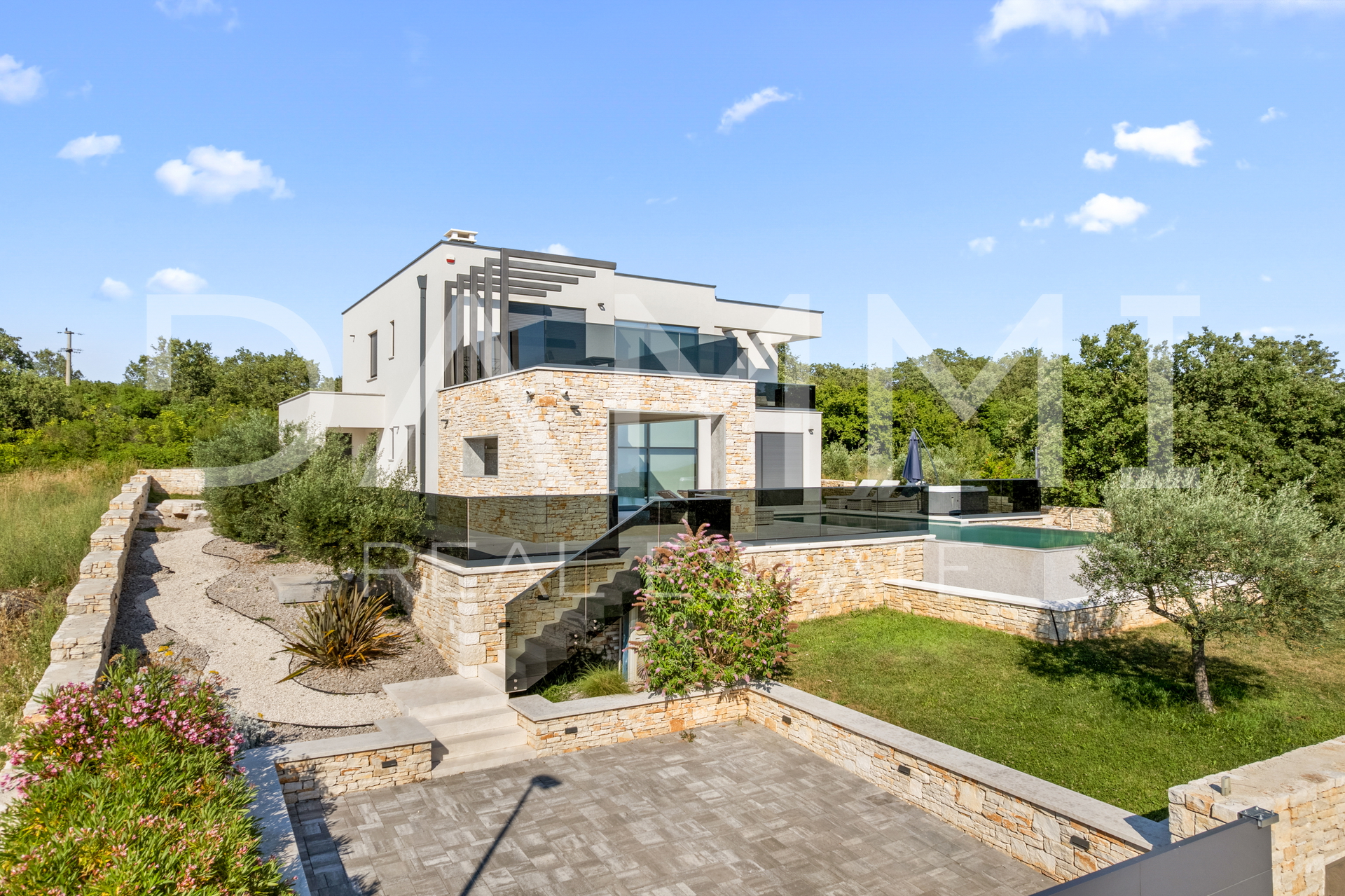 ISTRA&comma; BALE - Moderna vila s pogledom na more