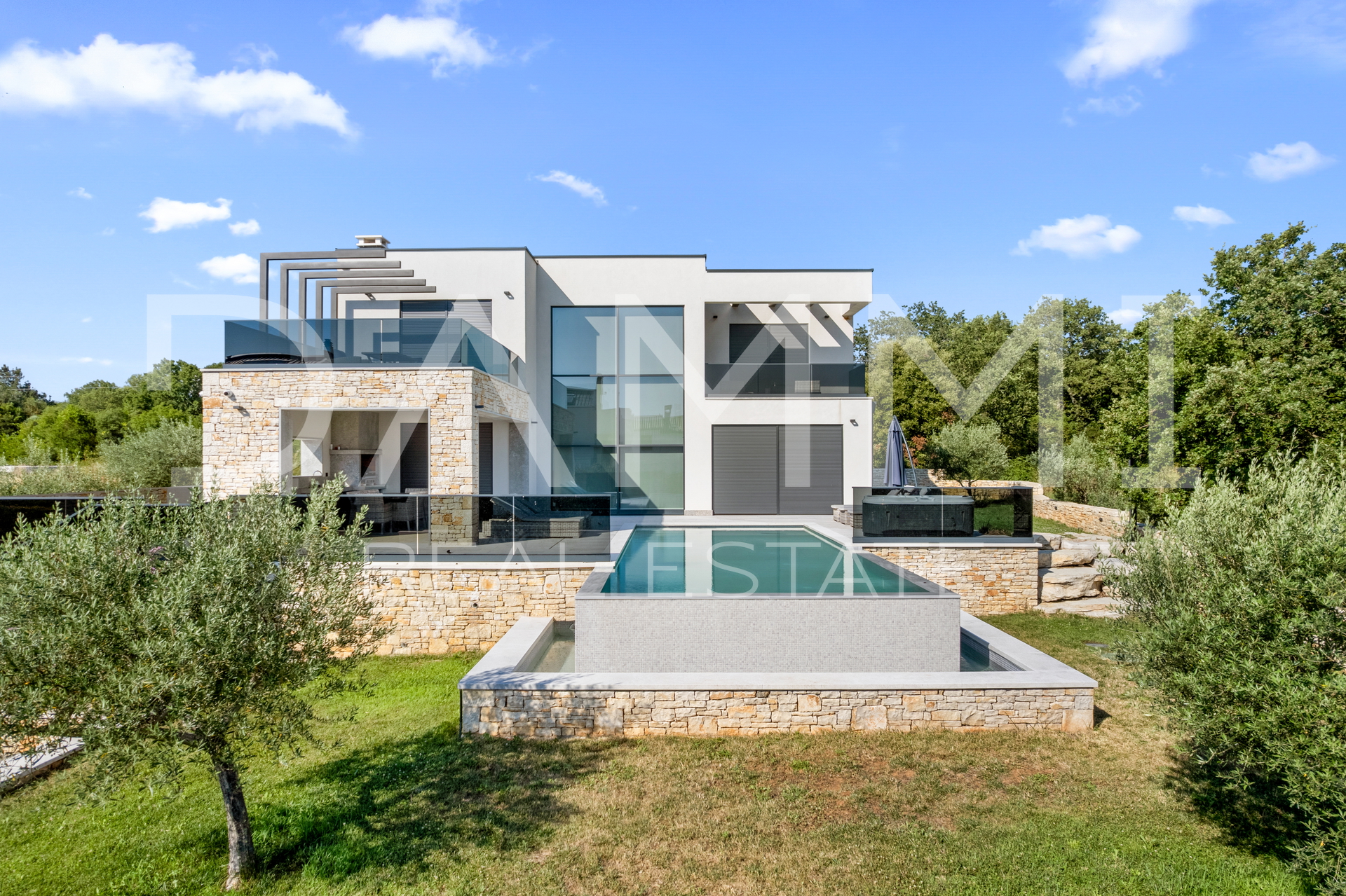 ISTRA&comma; BALE - Moderna vila s pogledom na more