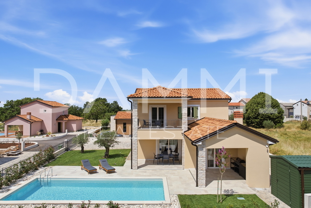 ISTRA, ŽMINJ - Mediteranska kuća s bazenom