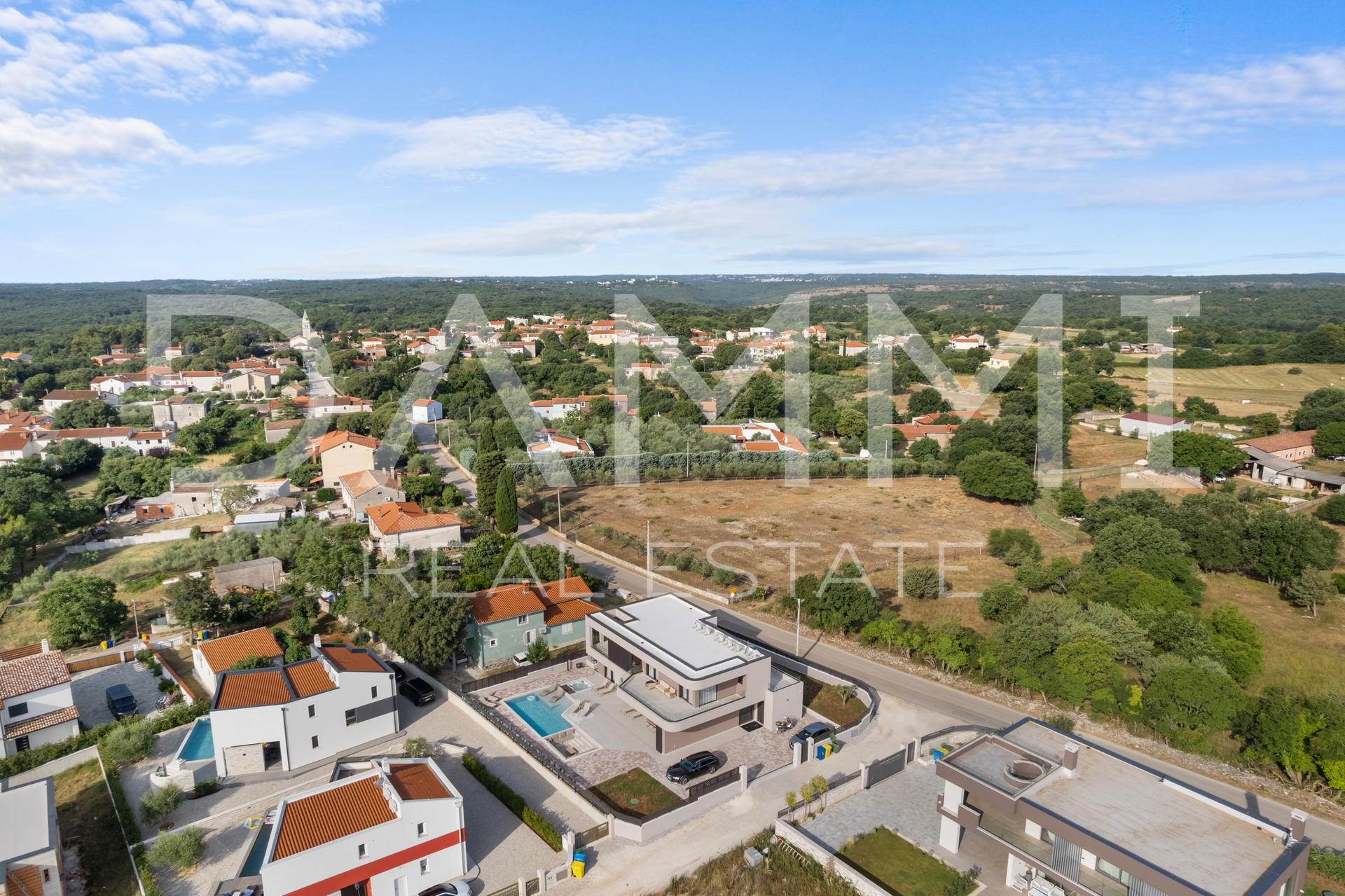 Ekskluzivna moderna vila s wellnessom&comma; bazenom i pogledom na more &ndash; Krnica&comma; Istra