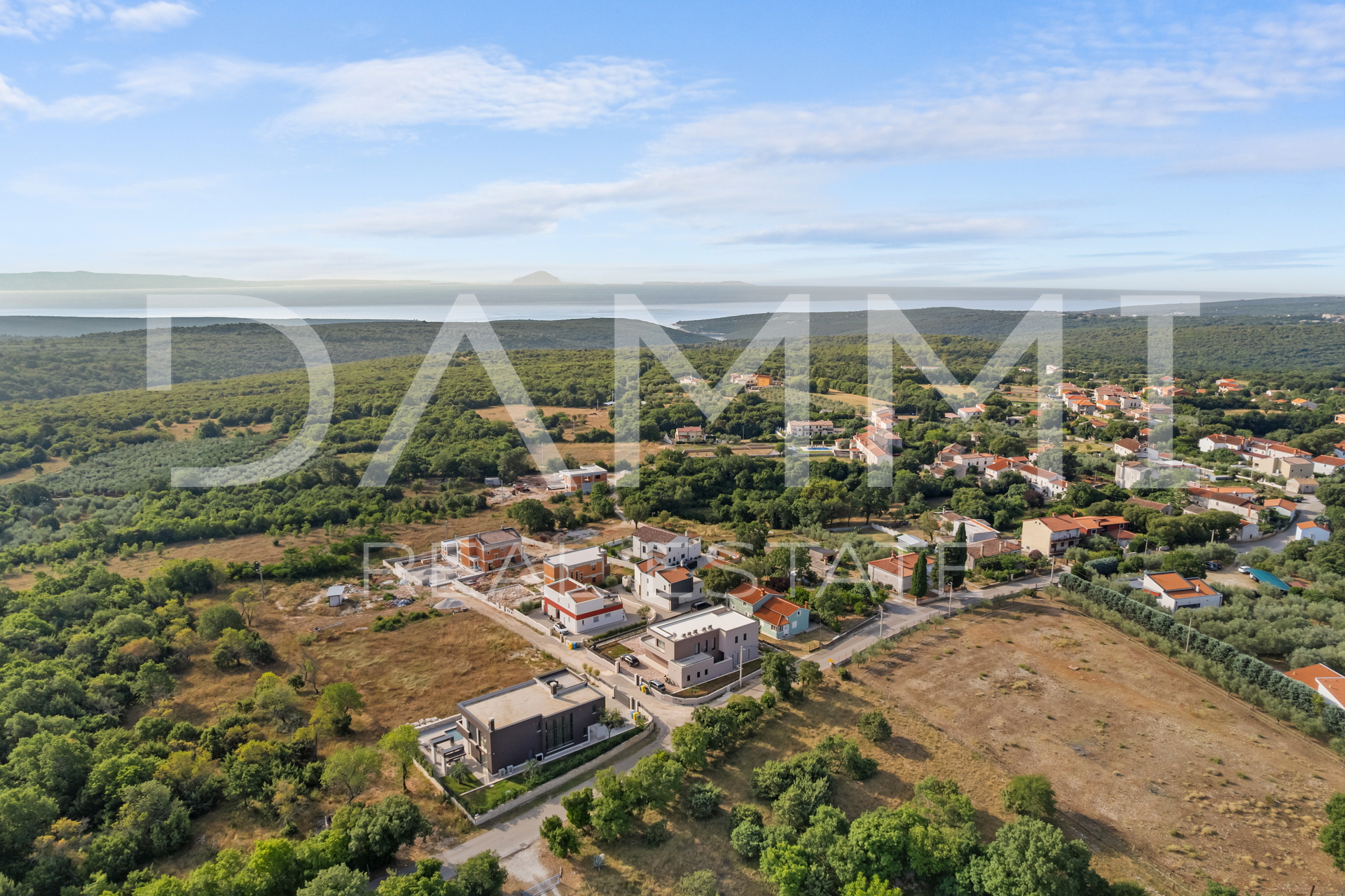 Ekskluzivna moderna vila s wellnessom&comma; bazenom i pogledom na more &ndash; Krnica&comma; Istra