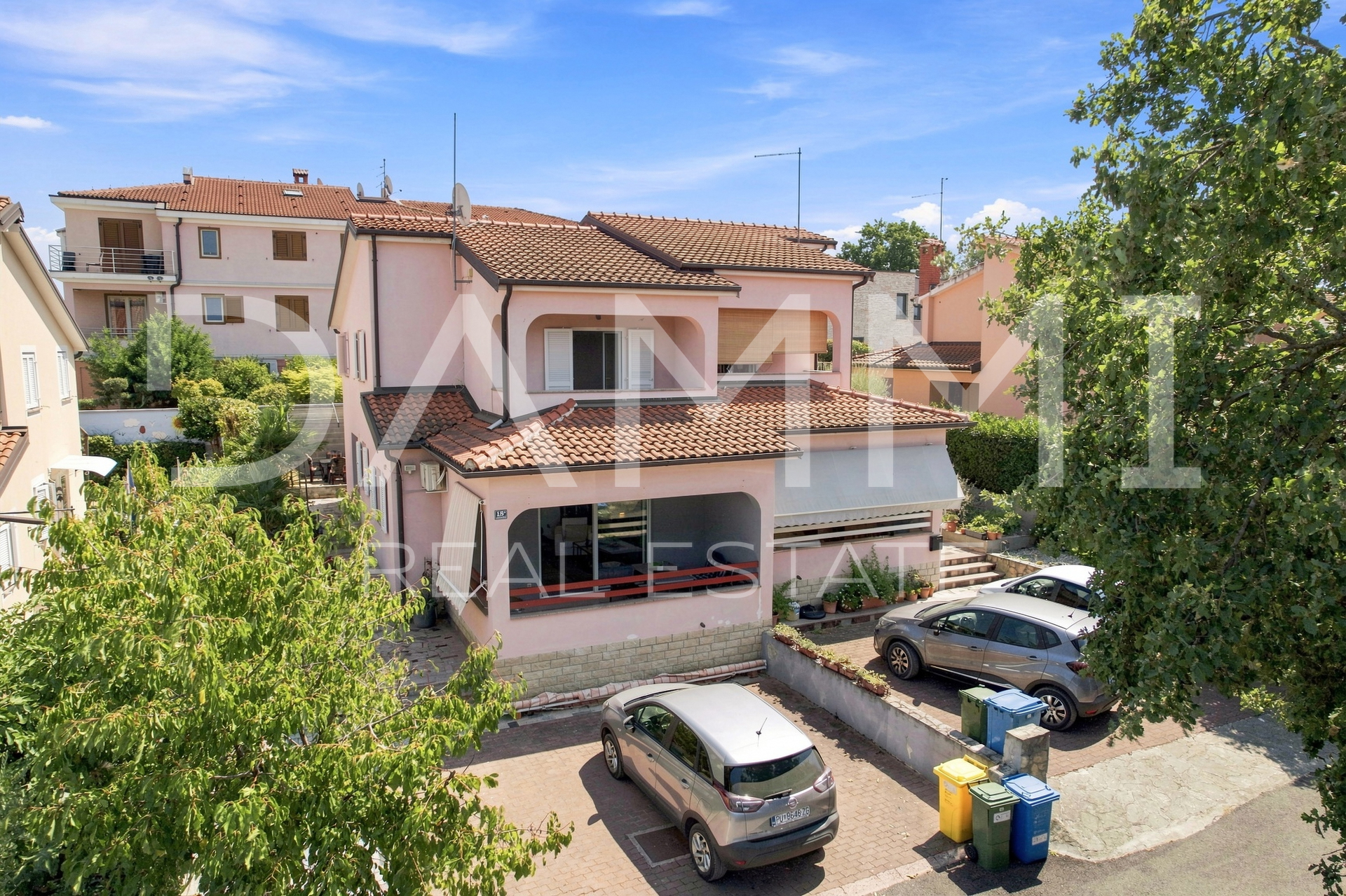 ISTRA&comma; PORE&Ccaron; -  OBITELJSKA KU&Cacute;A