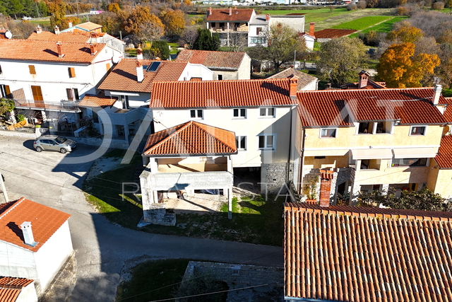 ISTRA, KANFANAR - Haus im Rohbau an ausgezeichneter Lage