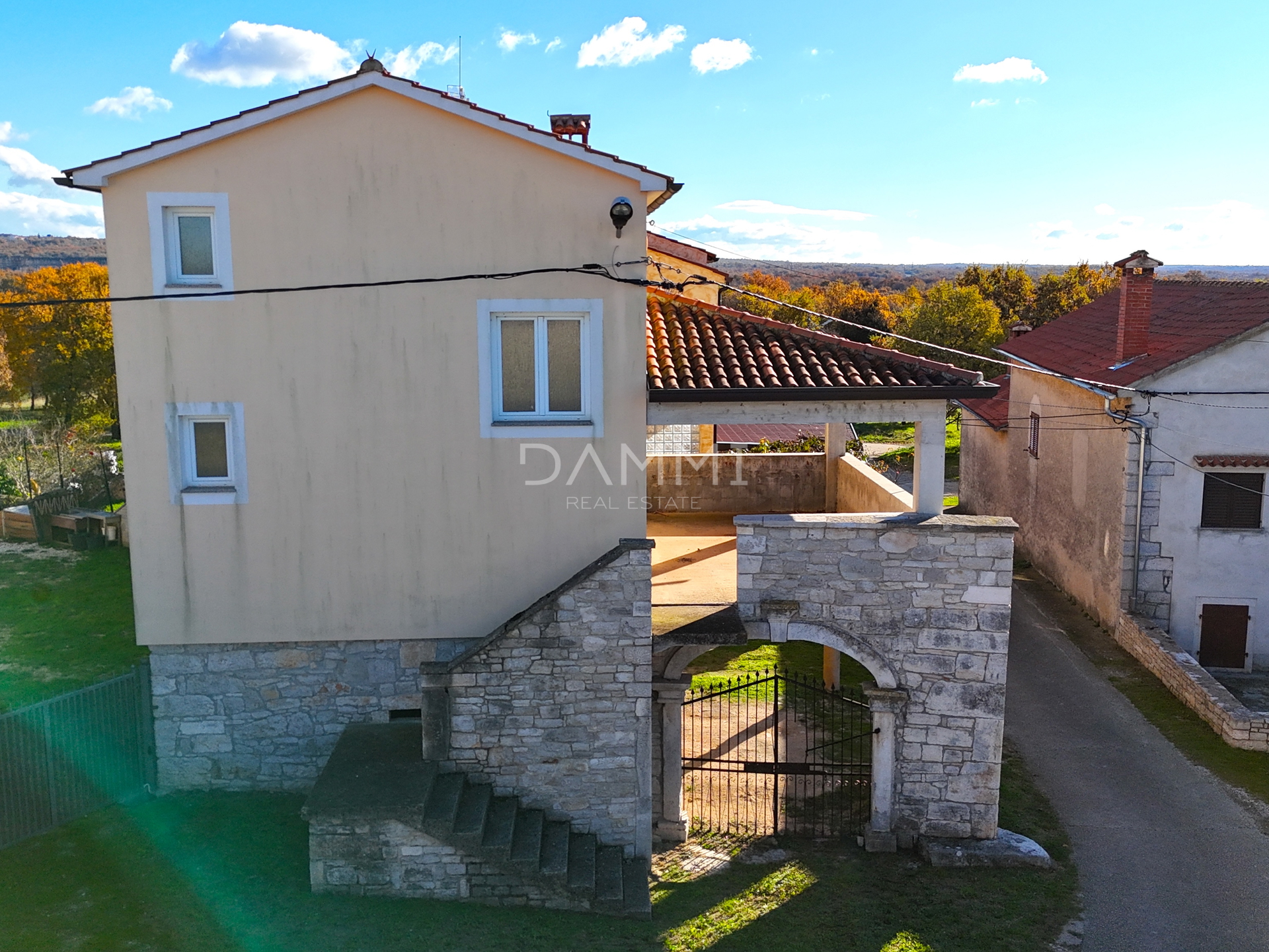 ISTRA, KANFANAR - Haus im Rohbau an ausgezeichneter Lage