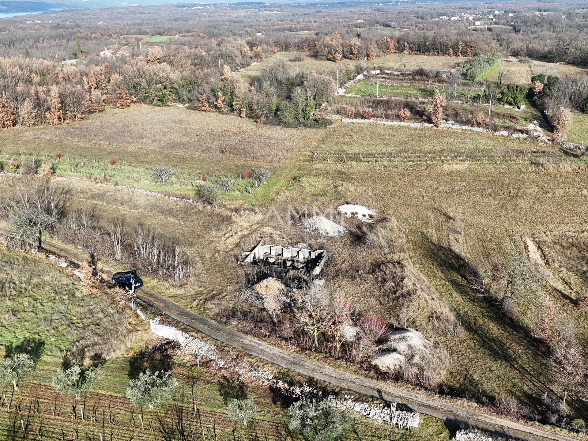 ISTRIA, ŽMINJ - Secluded building land 1255 m2